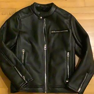 100% polyester Guess jacket size Medium